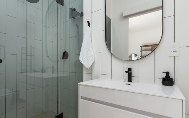 Modern Apartment in De Waterkant | Private Rooftop