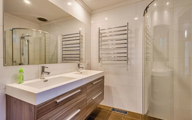 StayAU Stunning Villa near Wildlife Park