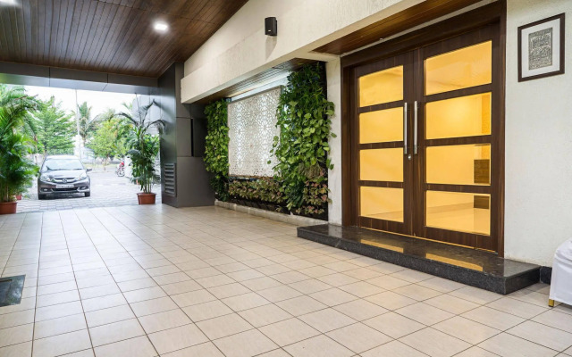 Treebo Premium Grand Emerald