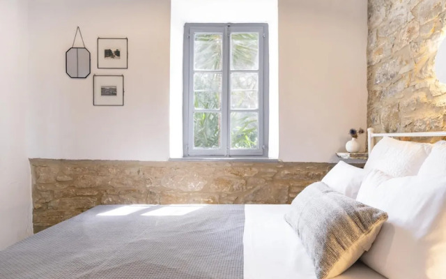 Villa Gaia Syros 1800 s Stone Building