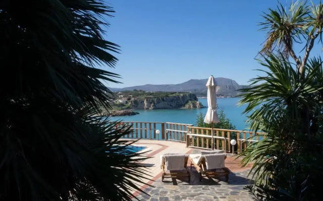 Coco Seaview Apartment, 60sec Walk From Beach!