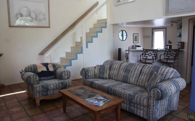 Azure Gate Bed And Breakfast