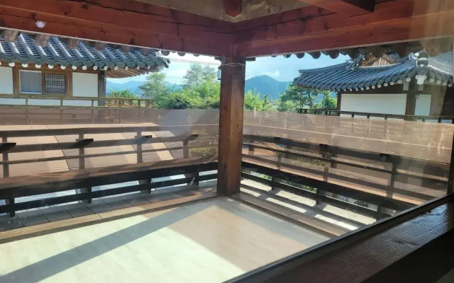 Gyeongju West Namsan Hanok Pension