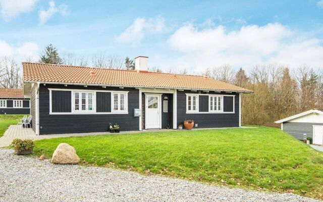 6 Person Holiday Home in Aabenraa