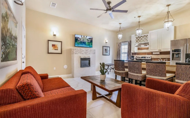 2BD Spacious condo Steps from ST Charles