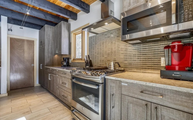 Red Feather 5 Bedroom Home by Redawning