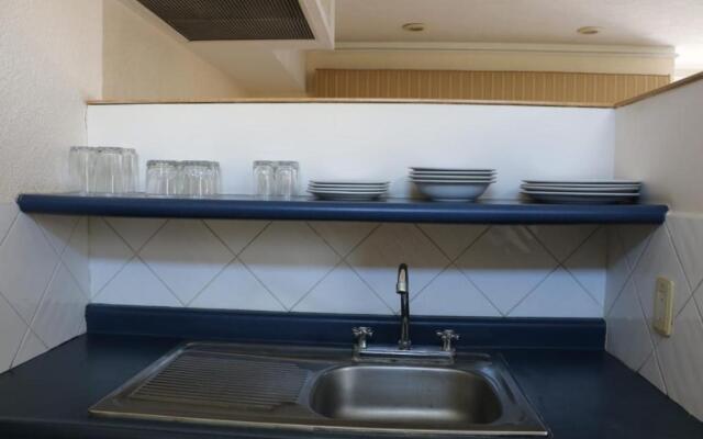 Cypres Hotel & Suites
