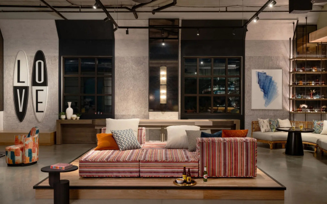 Moxy St. Petersburg Downtown