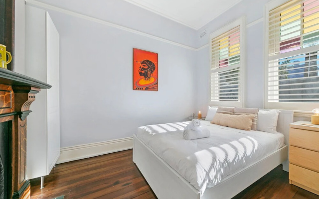 Rozelle 3 Bedrooms cosy dream holiday home with Free Parking by KozyGuru – Guest Rooms – Sydney