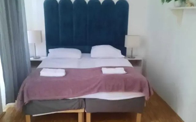 Value 2BR Apt Central City Location