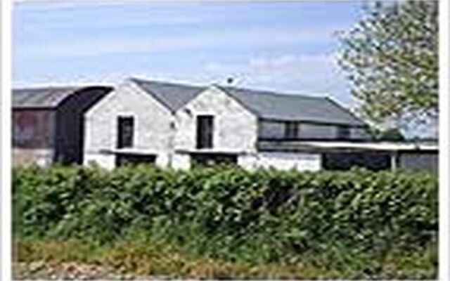 Clinton'S Woodview Farmhouse