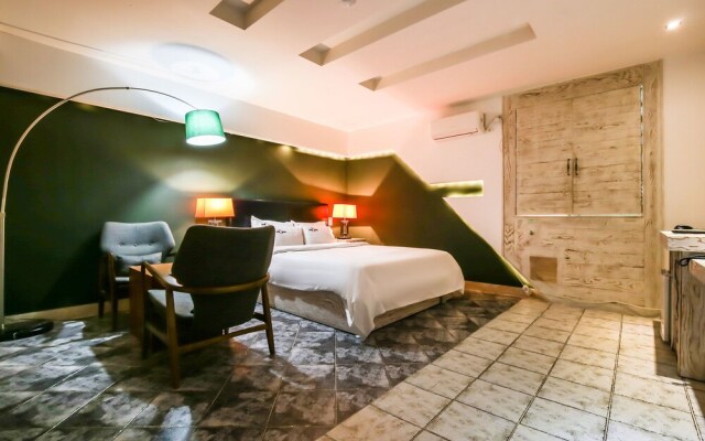Apple Hotel
