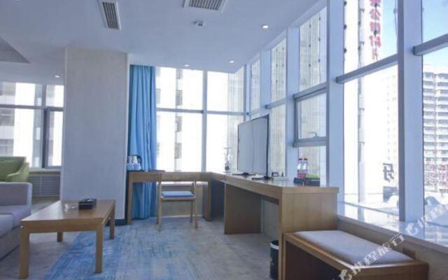 Ruishiting Shangpin Hotel (Kongtong District South Gate Shizi)