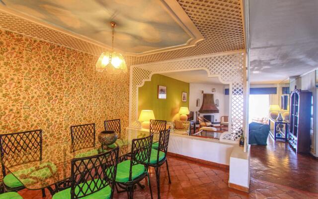 1079 - Frontline Puerto Banus Apartment