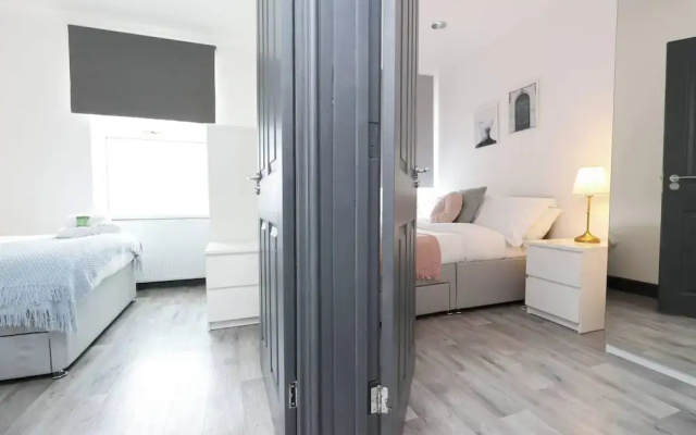 Luxury Living, Central Spot