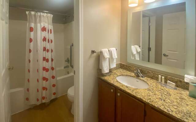 MainStay Suites Middleburg Heights Cleveland Airport