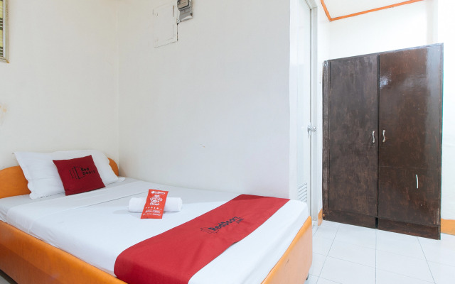 RedDoorz near East Avenue Medical Center