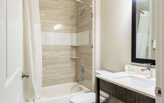 Quality Inn Mishawaka - South Bend