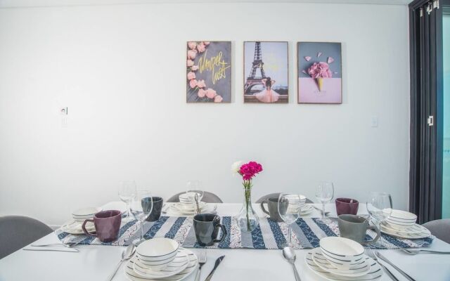 Stunning Waterview Stylish Waterfront Apt In Wwp