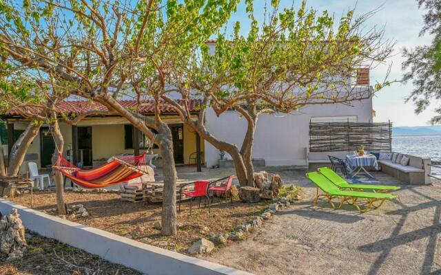 Seaside House in Ravdouha