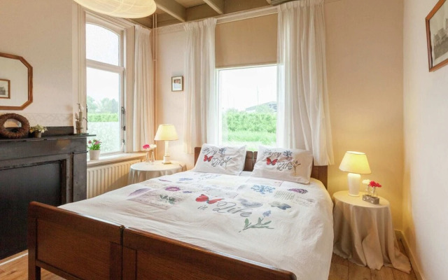 Lovely Cottage near Sea in Wemeldinge