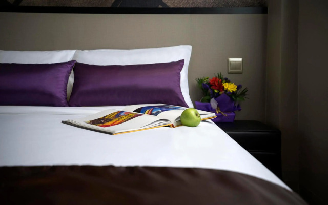 Hotel 81 Premier Hollywood