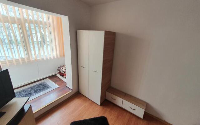 Apartament Parter 3 Strada Rozelor