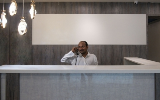 OYO 22070 West Inn Hotel