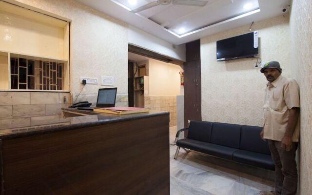 OYO 22907 Hotel Holiday