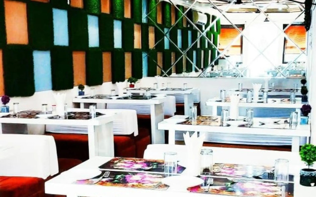 OYO 9368 Hotel Pratap