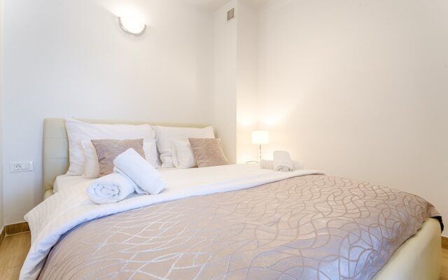 Adriatic Queen Residence