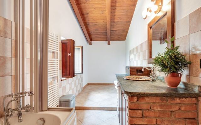 Chalet in Motta Santa Lucia in Greenery