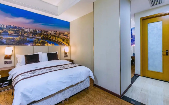 Chonpines Hotels·Caoqiao Metro Station