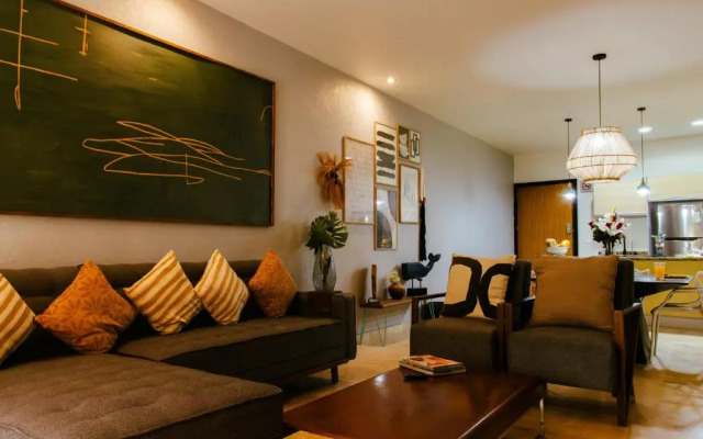 Pajaro de Fuego, Chelsea's Luxury Units