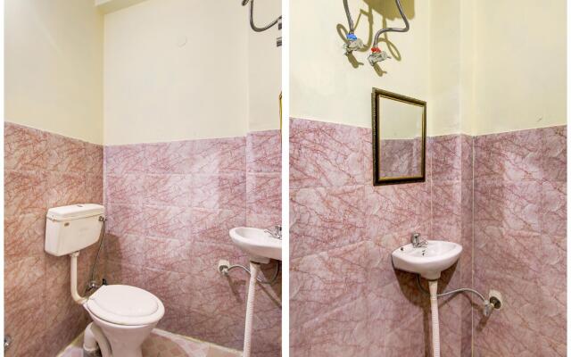 OYO 77522 Raj Palace