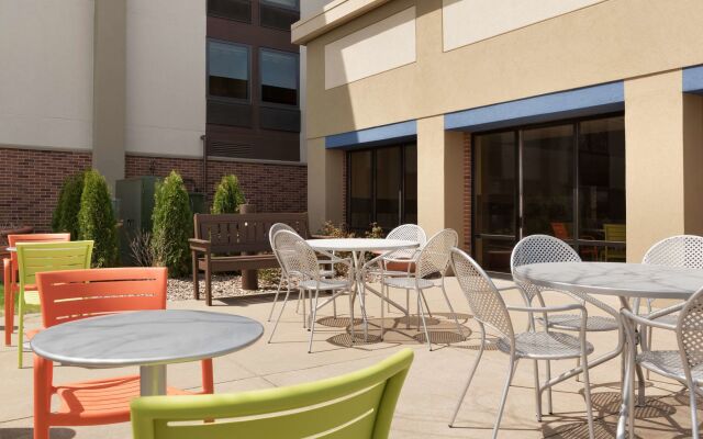 Hampton Inn Appleton-Fox River Mall Area