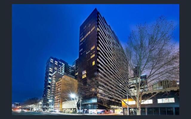 Aura on Flinders Serviced Apartments