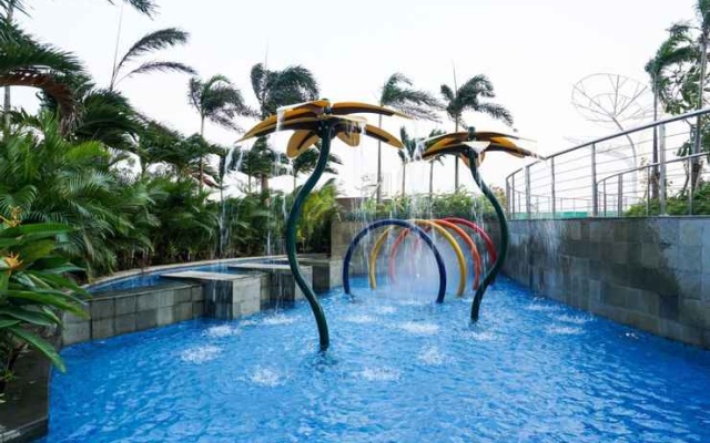 Pool View Studio at West Vista Apartment By Travelio – Pool – Jakarta