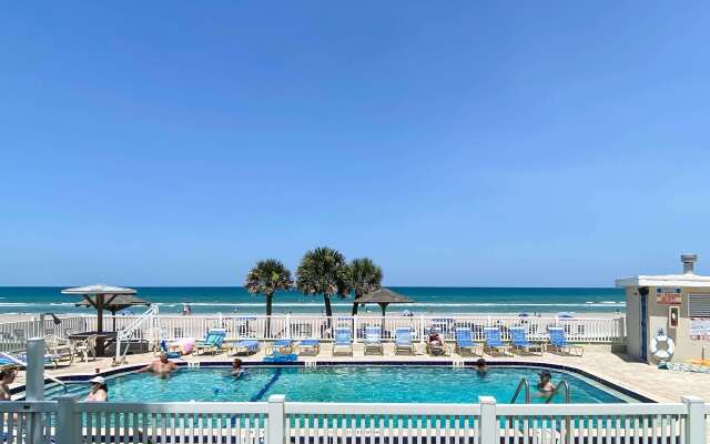 Ocean Court Beachfront Hotel