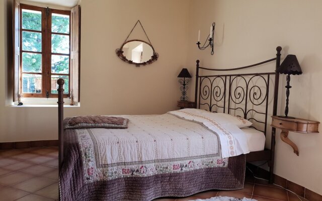 Quaint Holiday Home in Lorgues with Pool