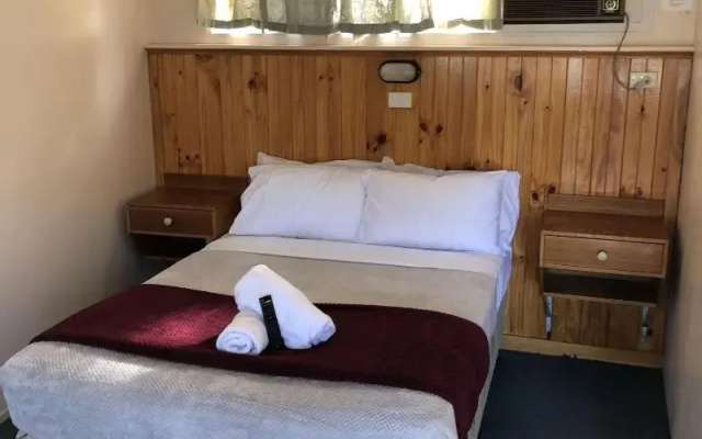 Green Door Motel