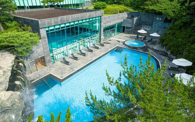 We Hotel Jeju