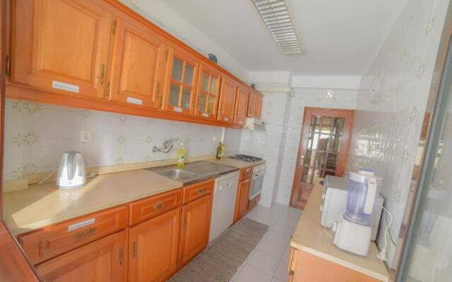 Quarto com 4 camas (Beliches+ 1 Sofá-cama)