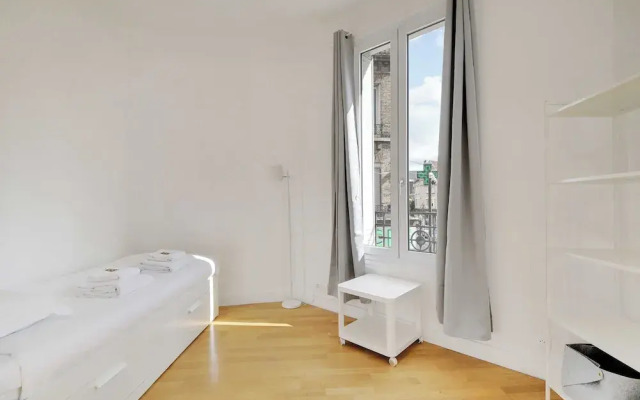 Cozy Apartment 2bdr/5p - in the Heart of Suresnes