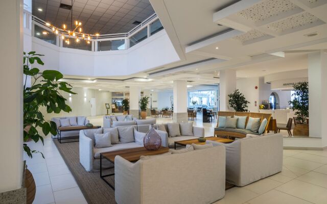 Leonardo Plaza Cypria Maris Beach Hotel & Spa