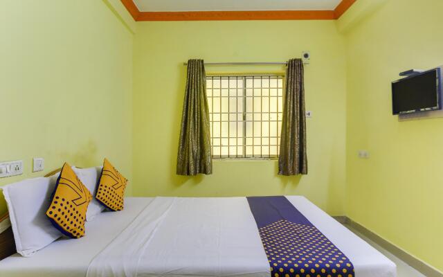 Cn Guest House by OYO Rooms