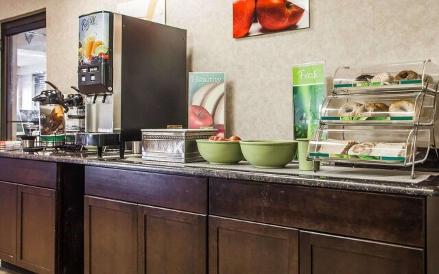 Comfort Inn & Suites Wyomissing/Reading