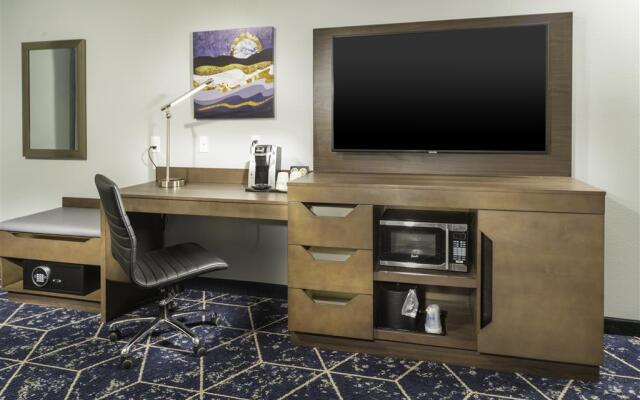 Best Western Plus St. Louis Airport Hotel