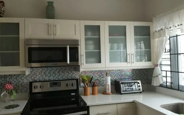 Fern Court Apartment With Oceanic View III