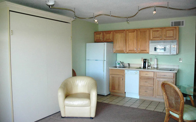 Summer Sands Suites